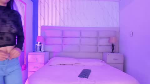 stevenandlaura_ online show from May 18, 5:02 am