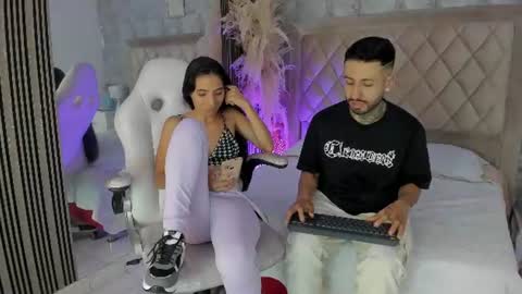 Snapshot of stevenandlaura_ chatting on June 20, 4:37 am stevenandlaura_ online show from June 20, 4:37 am