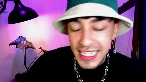 Daniel Steven Navarro online show from April 5, 9:23 pm