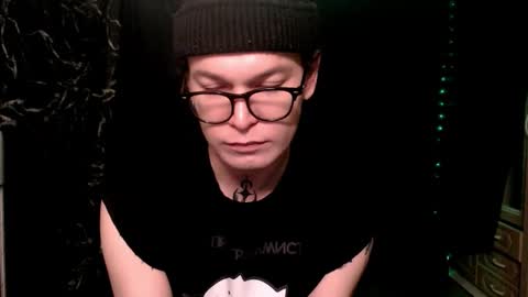 Snapshot of stevenspirs chatting on November 21, 1:59 am Steve online show from November 21, 1:59 am