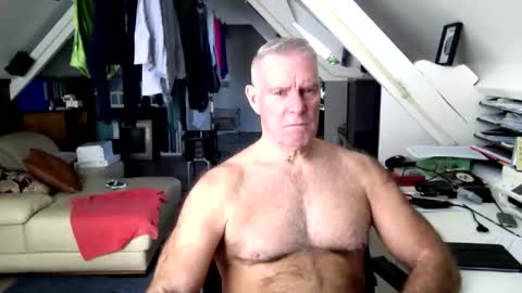 stevetwo online show from March 2, 12:23 pm