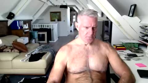 stevetwo online show from April 21, 11:49 am