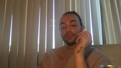 Snapshot of stevey_94 chatting on October 5, 10:07 pm gay tease online show from October 5, 10:07 pm