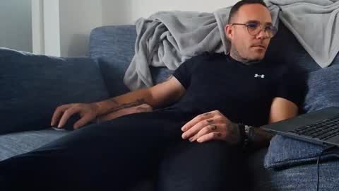 Snapshot of stevie_rae chatting on October 13, 12:27 pm stevie_rae online show from October 13, 12:27 pm