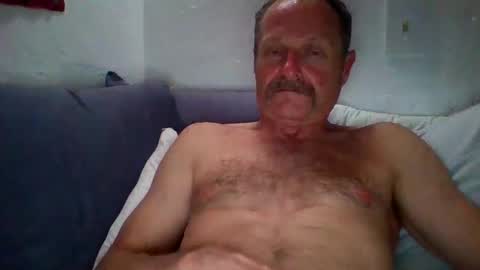 steviehard7 online show from October 7, 7:05 am