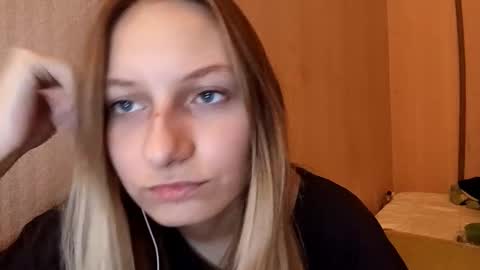 Snapshot of steviemorch chatting on November 4, 8:52 pm Eva online show from November 4, 8:52 pm