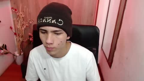 Snapshot of stich_23 chatting on February 15, 1:41 pm Stich online show from February 15, 1:41 pm