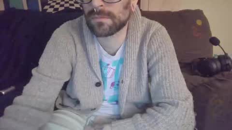 Snapshot of stickywhiteslime chatting on December 19, 11:23 pm stickywhiteslime online show from December 19, 11:23 pm