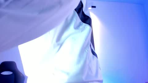 Snapshot of stiiveen_24cm chatting on October 25, 5:37 am Stiven brendan online show from October 25, 5:37 am