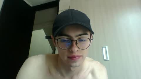 Snapshot of stiv_grant chatting on September 8, 2:38 pm stiv_grant online show from September 8, 2:38 pm