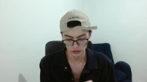 Snapshot of stiv_grant chatting on February 6, 12:08 pm stiv_grant online show from February 6, 12:08 pm