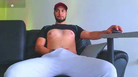 Stiven Montiel online show from September 20, 11:33 am