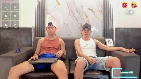 friends online show from April 9, 4:12 am