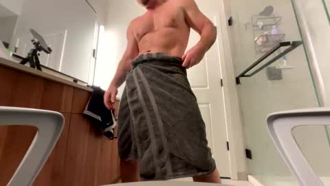 Snapshot of stlhotwifeguy chatting on February 27, 7:04 pm stlhotwifeguy online show from February 27, 7:04 pm