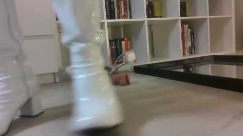 Snapshot of stockingsfan05607 chatting on December 13, 7:04 am stockingsfan05607 online show from December 13, 7:04 am