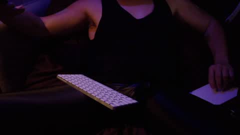Stocky Asian Boy online show from August 9, 10:09 am
