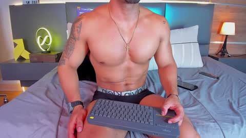 Snapshot of stone_lee_ chatting on January 31, 1:12 pm Stone Lee online show from January 31, 1:12 pm