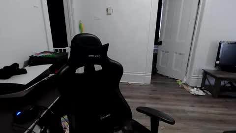 stonedpanda77 online show from March 22, 9:40 pm