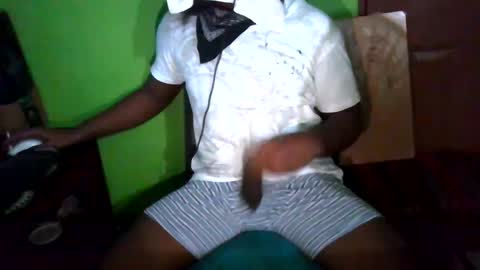 Snapshot of stonehardbbcdick2 chatting on February 3, 12:36 am stonehardbbcdick2 online show from February 3, 12:36 am