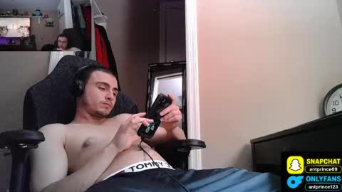 Snapshot of stoner394 chatting on June 1, 10:55 pm stoner394 online show from June 1, 10:55 pm