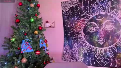 Liz online show from December 21, 10:17 pm