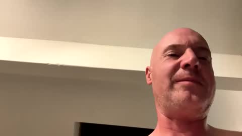 Stoodley22 online show from April 7, 7:14 pm