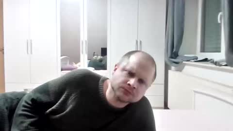 Snapshot of stopush chatting on March 4, 5:41 pm Stefan online show from March 4, 5:41 pm