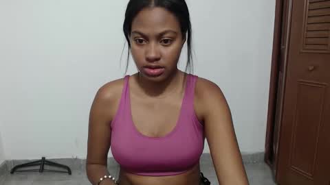 stormihills_ online show from February 27, 4:34 am