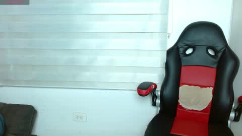 stormy_hot1 online show from May 22, 11:54 pm