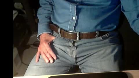Snapshot of str8_dave chatting on April 28, 12:43 pm Dave online show from April 28, 12:43 pm