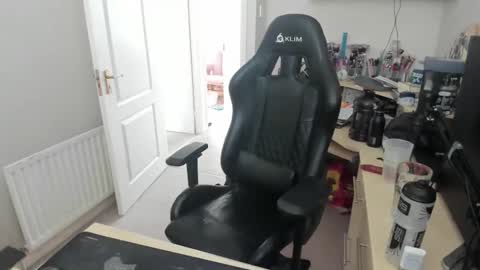 Snapshot of str8slut4use chatting on October 13, 10:37 am str8slut4use online show from October 13, 10:37 am