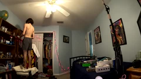 str8whiteboy21 online show from December 4, 6:28 pm