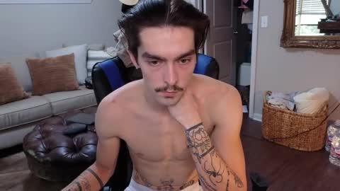 str8whiteboy21 online show from September 14, 5:23 pm