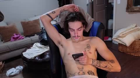 str8whiteboy21 online show from September 15, 5:29 am