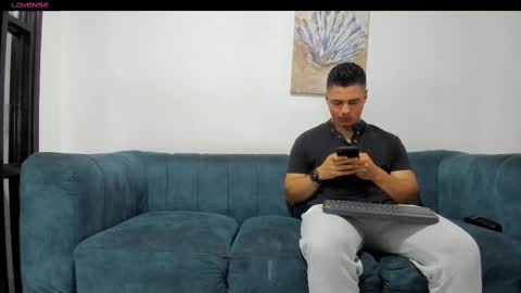 Snapshot of straight__friends chatting on September 25, 1:59 pm straight__friends online show from September 25, 1:59 pm