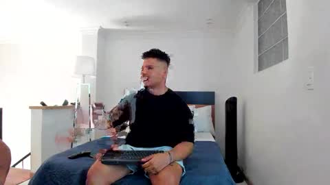 straight__friends online show from November 20, 2:28 pm