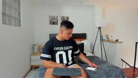 straight__friends online show from March 30, 2:40 pm