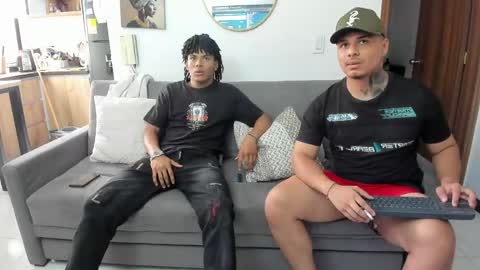 Snapshot of straight__friends chatting on May 23, 2:10 pm straight__friends online show from May 23, 2:10 pm