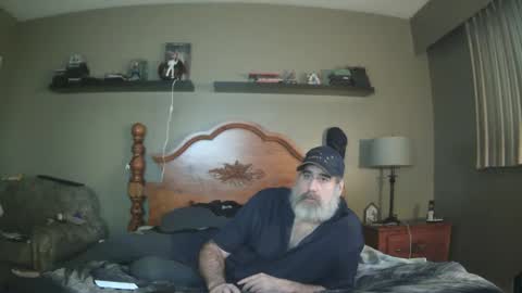 Snapshot of straightbear4you chatting on February 22, 10:20 pm Straightbear4you online show from February 22, 10:20 pm