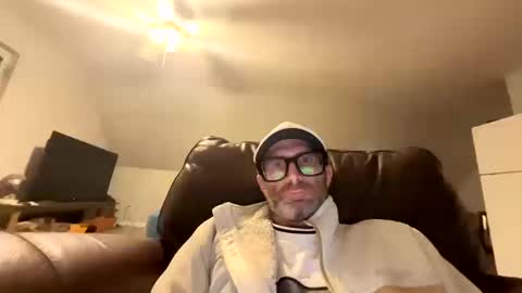 straightexhibitionistforcocks online show from October 10, 9:58 pm