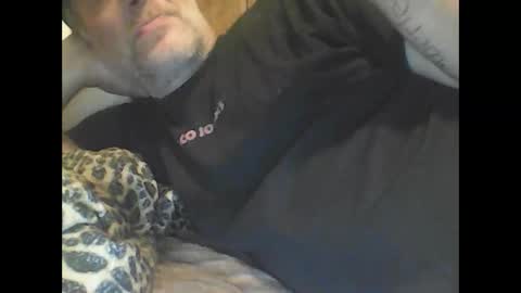 straightmaletouse online show from April 10, 11:04 am