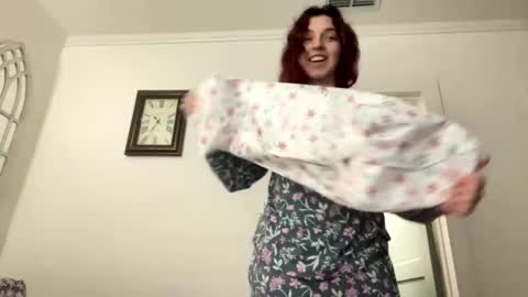 Snapshot of straightoutthetrailer chatting on December 10, 4:34 am lucille beatrice luficer call me lucy online show from December 10, 4:34 am