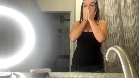 Snapshot of straightoutthetrailer chatting on December 23, 6:33 am lucille beatrice luficer call me lucy online show from December 23, 6:33 am