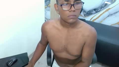 Snapshot of straigthtbigcockk chatting on November 15, 8:55 am straigthtbigcockk online show from November 15, 8:55 am