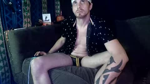 straitpipermann22 online show from February 3, 7:46 am