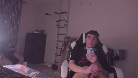 Snapshot of stralght_twinks chatting on October 25, 5:51 pm Ray online show from October 25, 5:51 pm