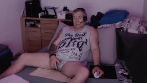 Stranger online show from October 12, 7:57 pm