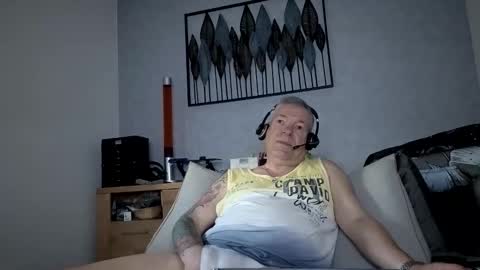 Snapshot of stranger1966 chatting on May 27, 8:44 am Stranger online show from May 27, 8:44 am