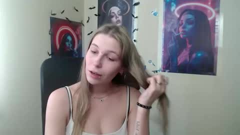 Amalia online show from May 11, 11:49 am