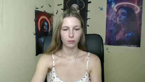 Snapshot of stranger_giirl chatting on July 3, 6:20 am Amalia online show from July 3, 6:20 am